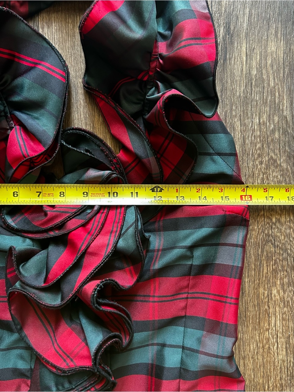 Plaid Halter Top - Picture 4 of 4